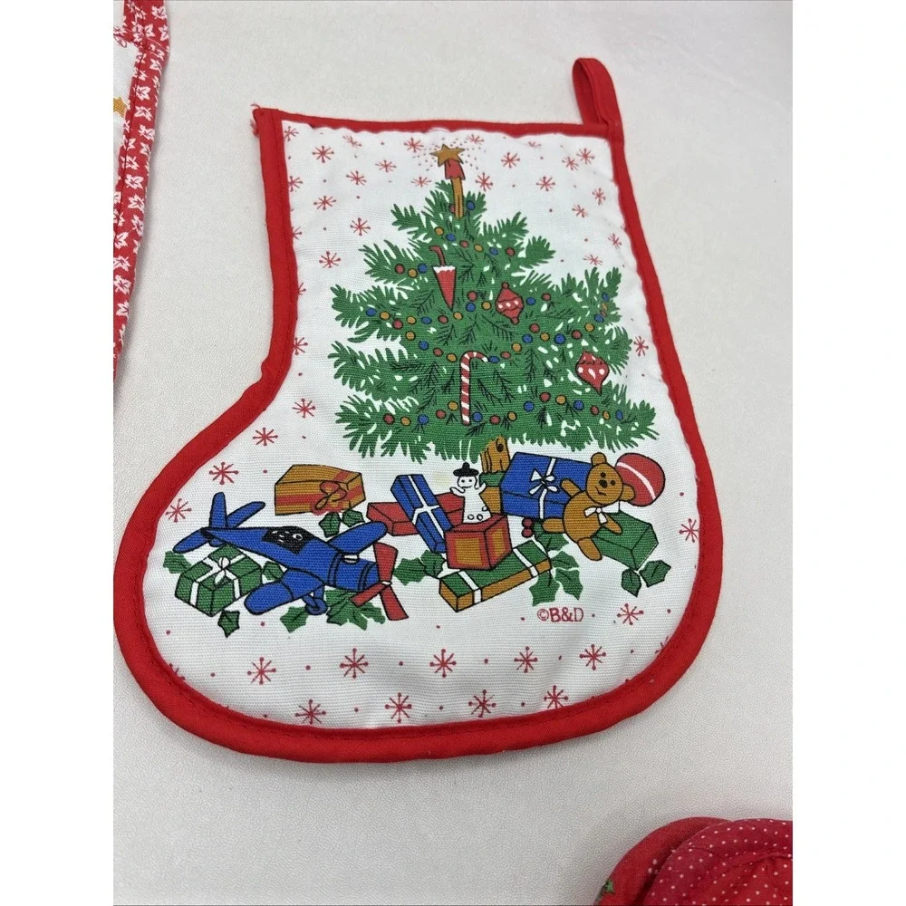 Vtg Christmas Pot Holders Hot Pad Lot Of 4 Quilted 80's B&D Wreath Goose Santa